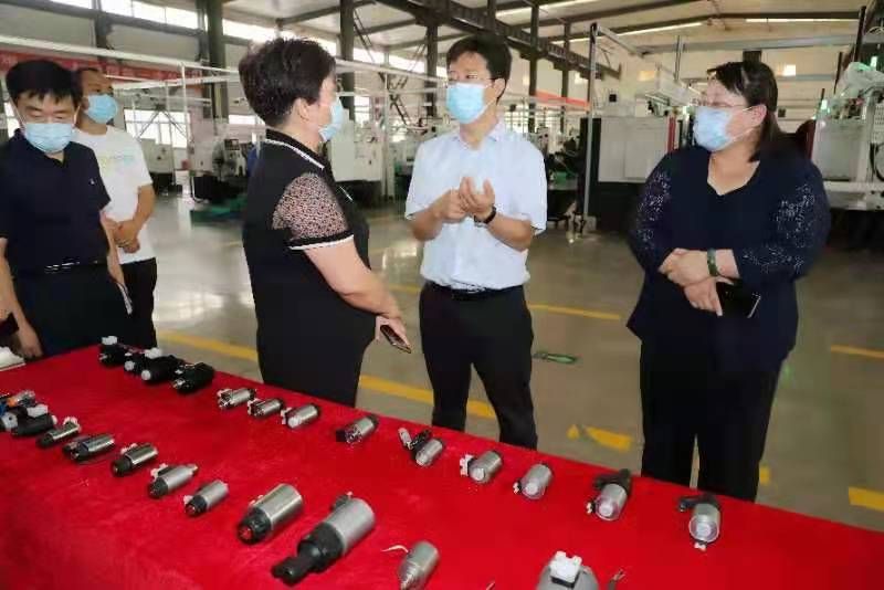 艹逼视频好骚安阳市市长高永一行莅临我公司参观调研